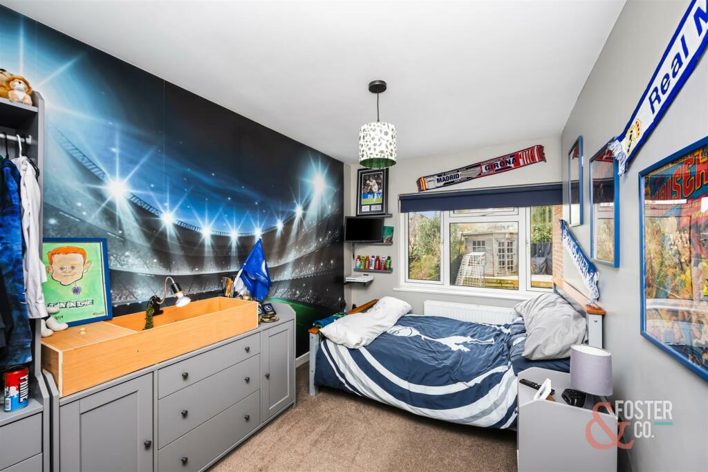 Queen Victoria Ave 32-0006.jpg