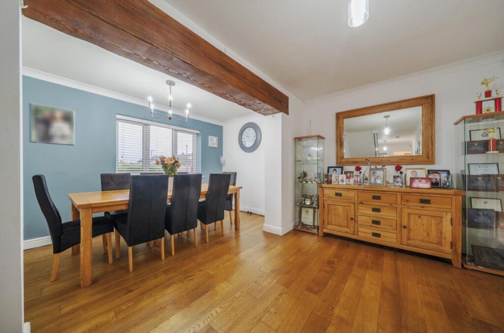 1385806-17-692dbe358a33e-1