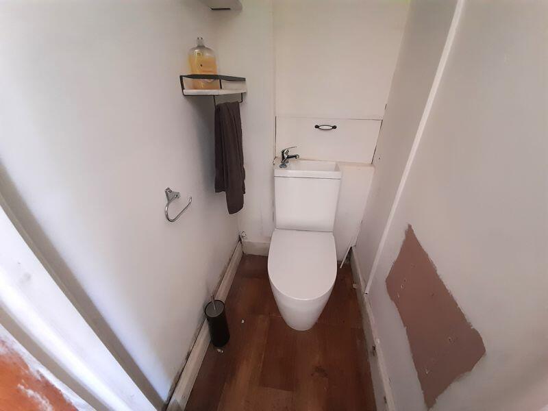 Shop WC