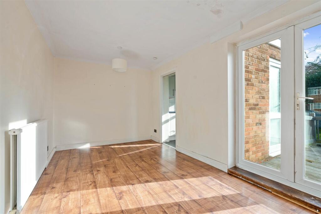 37 Morris Drive, Whitnash (8 of 28).jpg