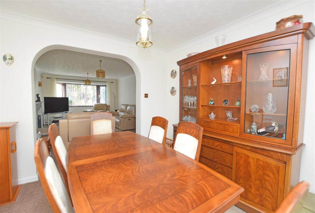 Dining Room V2.JPG