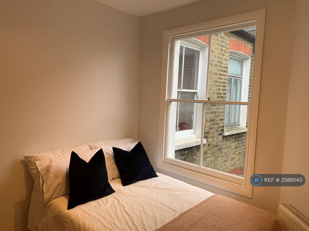 Bedroom 2 (Double Bed)