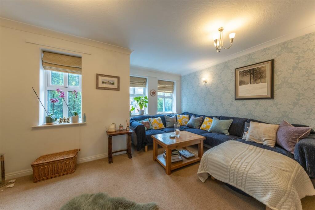 27 Harthill Close-019.jpg