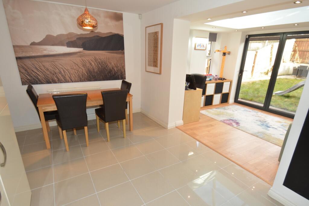 DINING &amp; ORANGERY