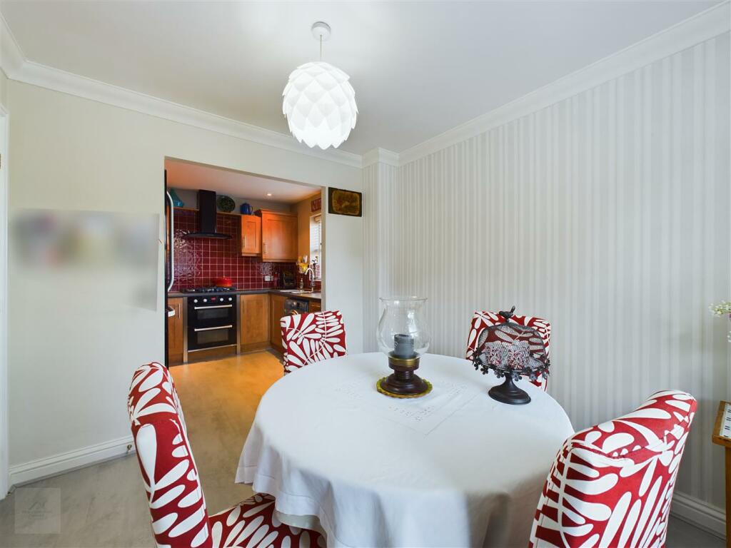 Open Plan Kitchen / Diner