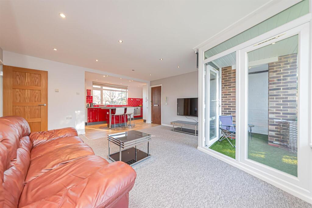 6 Birch Court (17).jpg