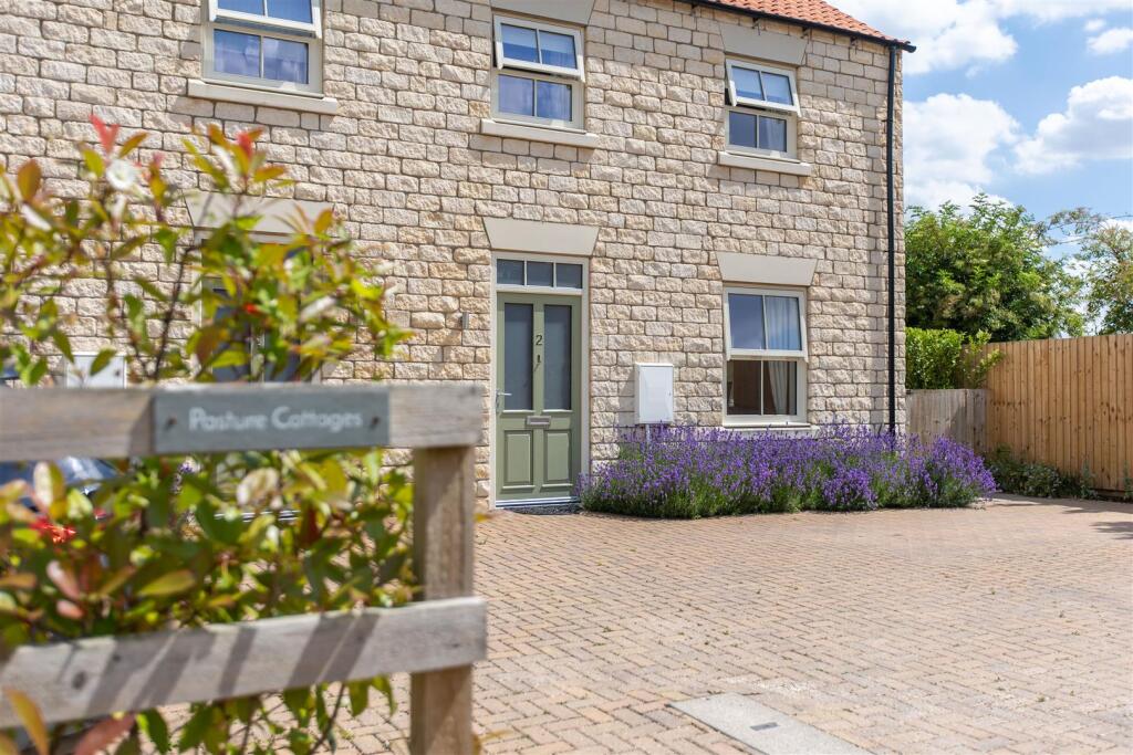 Pasture Cottages 2 External-3.jpg