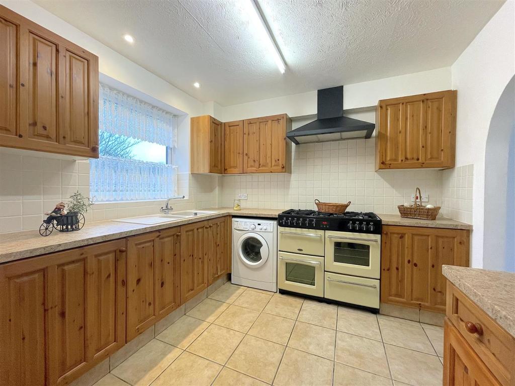 Kitchen (2).jpeg