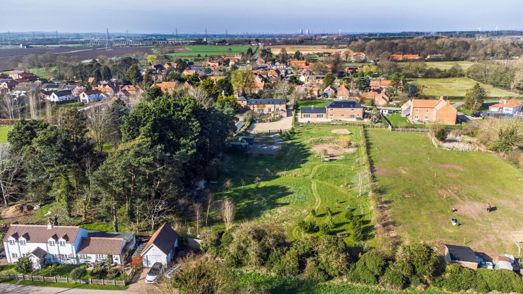 Set in the friendly village of South Clifton