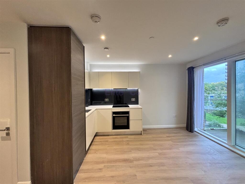 Lounge/Kitchen