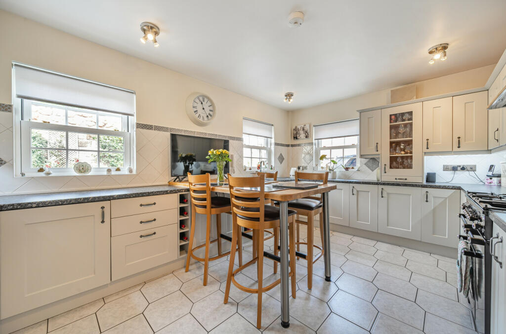 667d3ec007d00-l-1150321 (4)