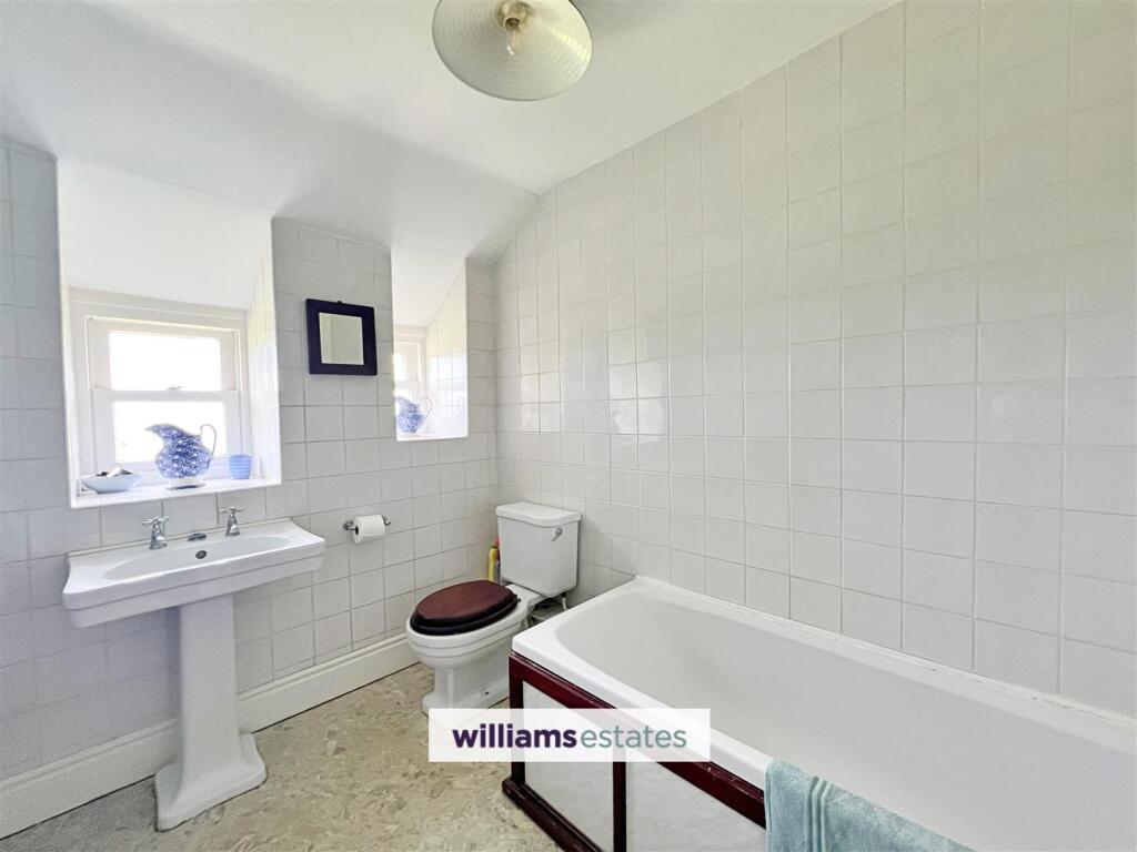 Cottage Bathroom