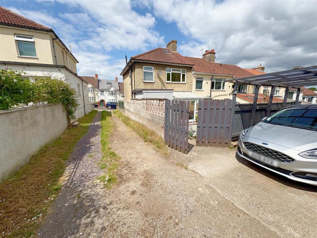 Access to garage and parking space.jpg