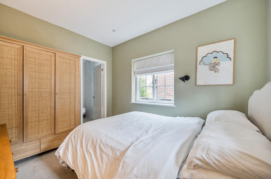 1347586-4-68cbfd5...