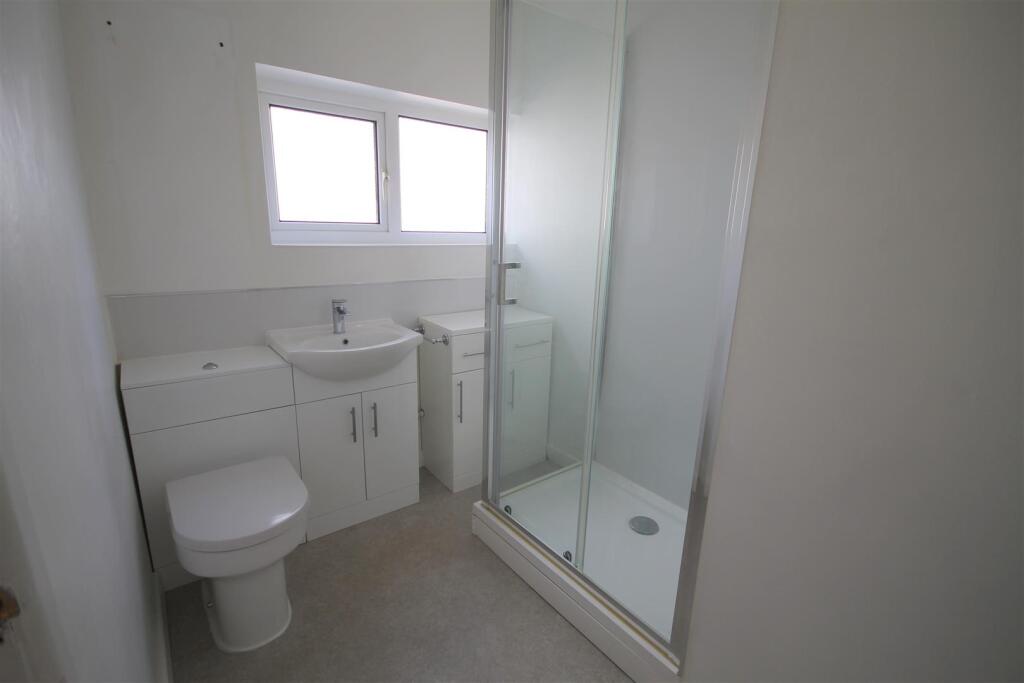 B Shower Room.JPG