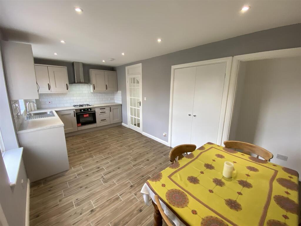 Kitchen Diner 3 of 3