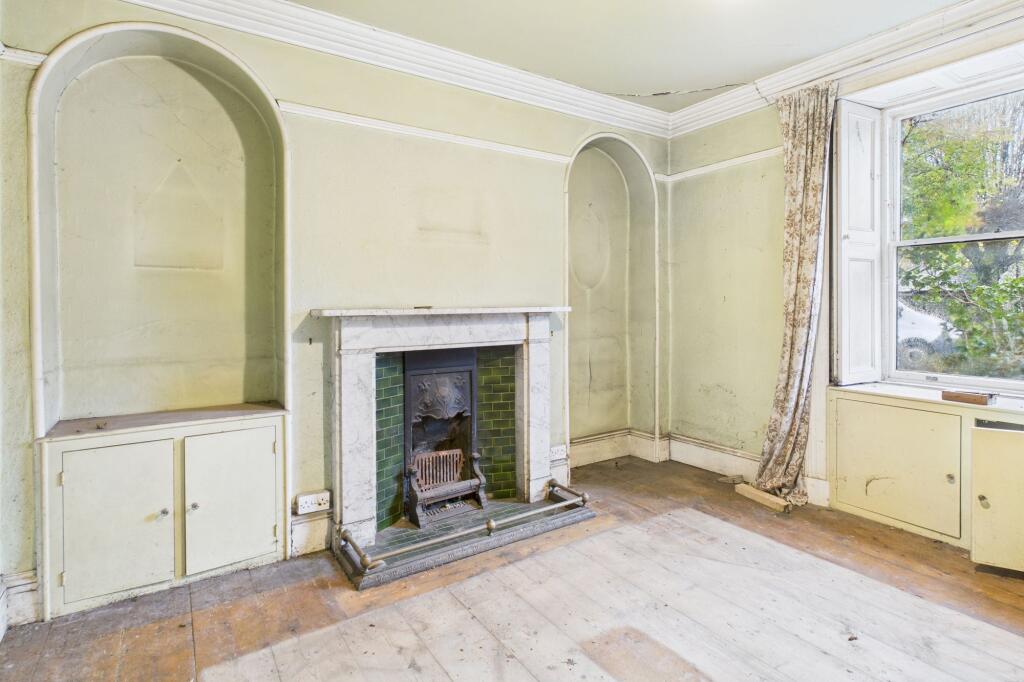 SITTING ROOM