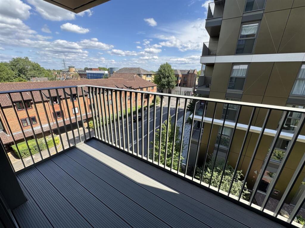 Balcony pic 2.jpeg