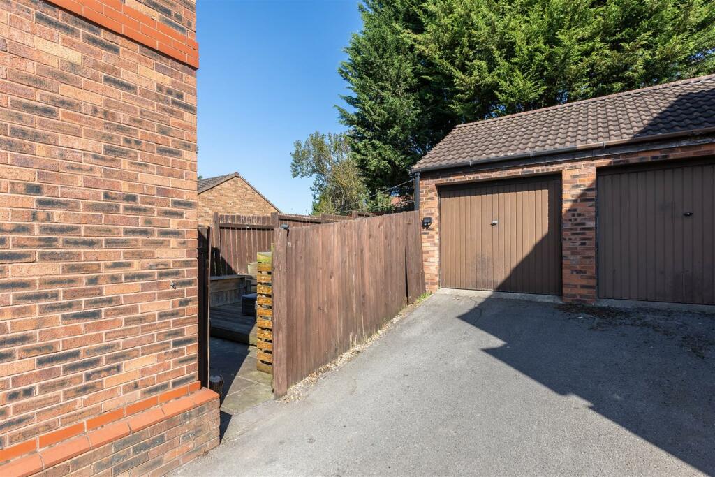 Pickwick Close 19 External-3.jpg