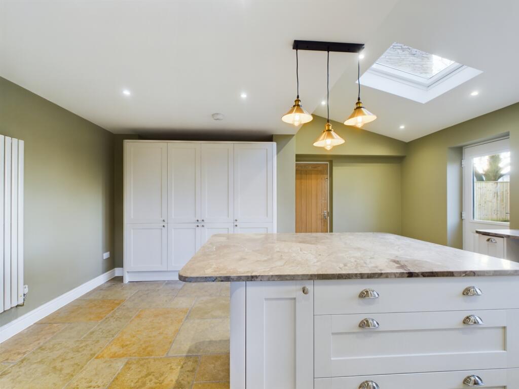 CAM02023G0-PR0113-STILL023