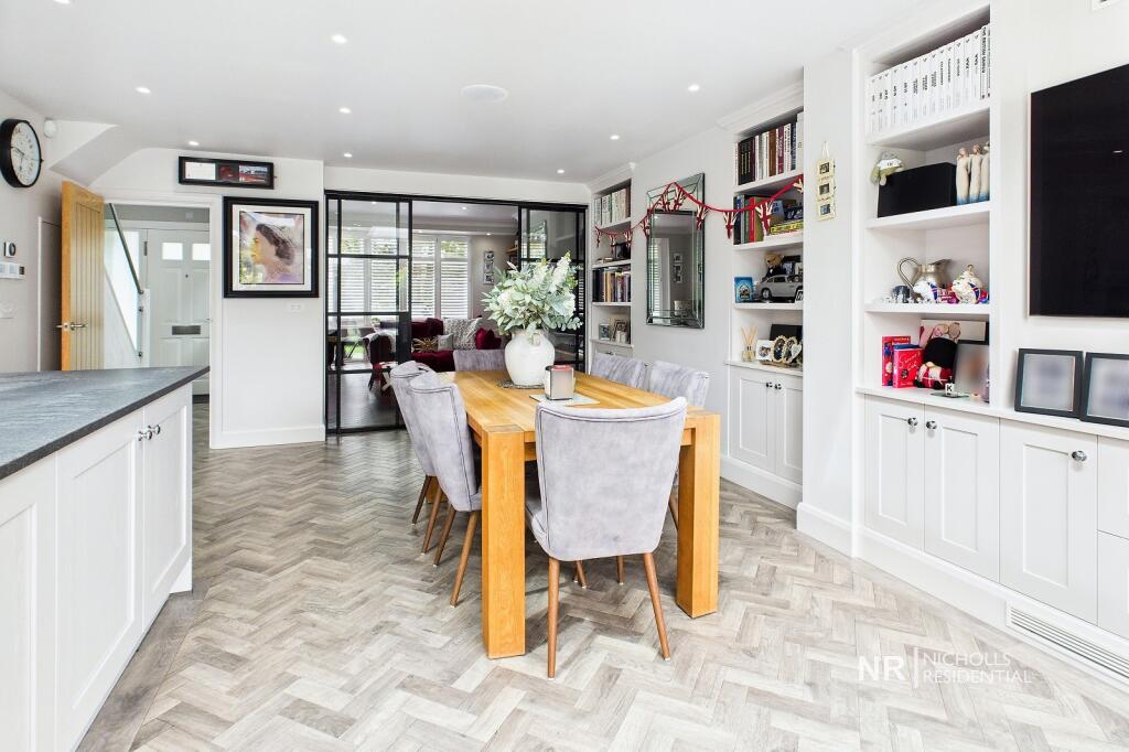 Dining Room Extra Photo 2