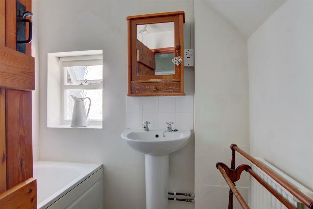 Linnett Cottage (42).jpg