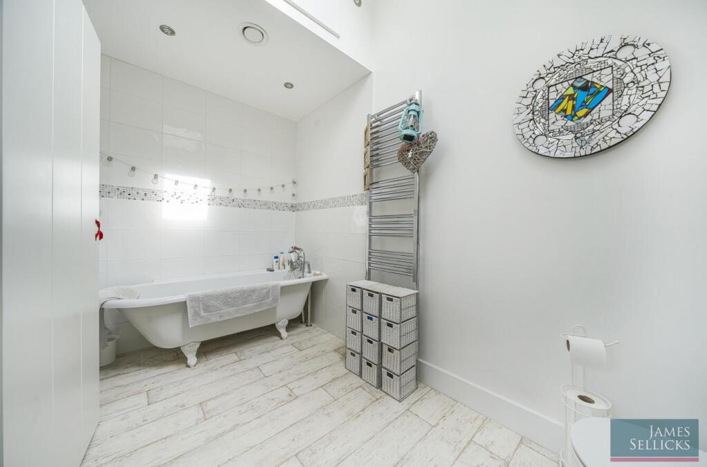 Master Ensuite