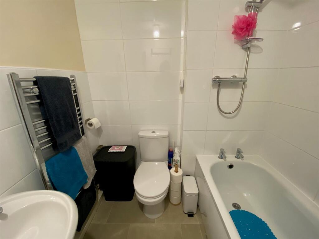 Bathroom.jpg