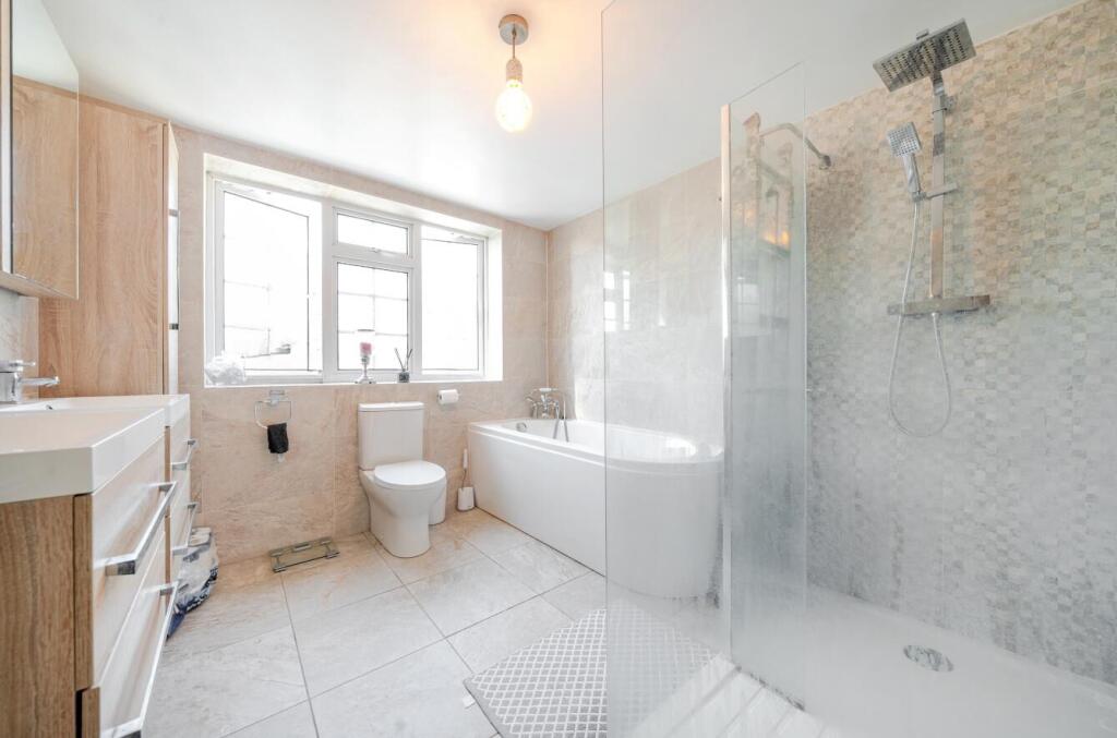 Davidson Frost-Wellings, DFW, Green Lane, Bathroom