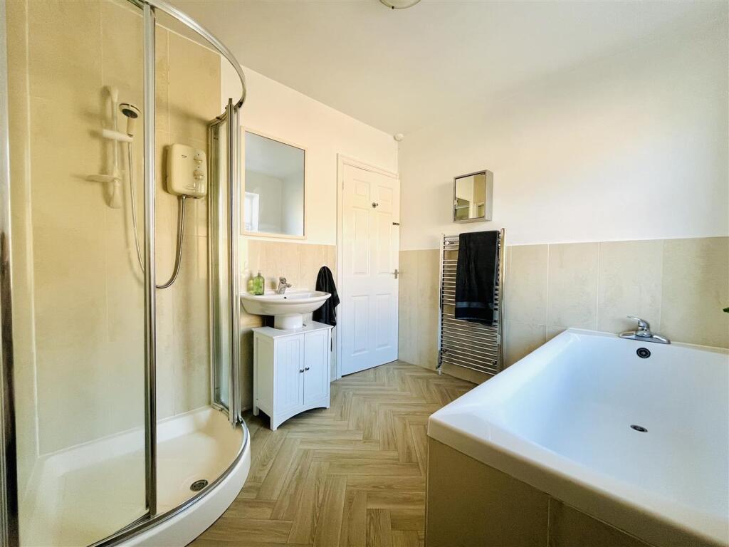 Bathroom Aspect 2
