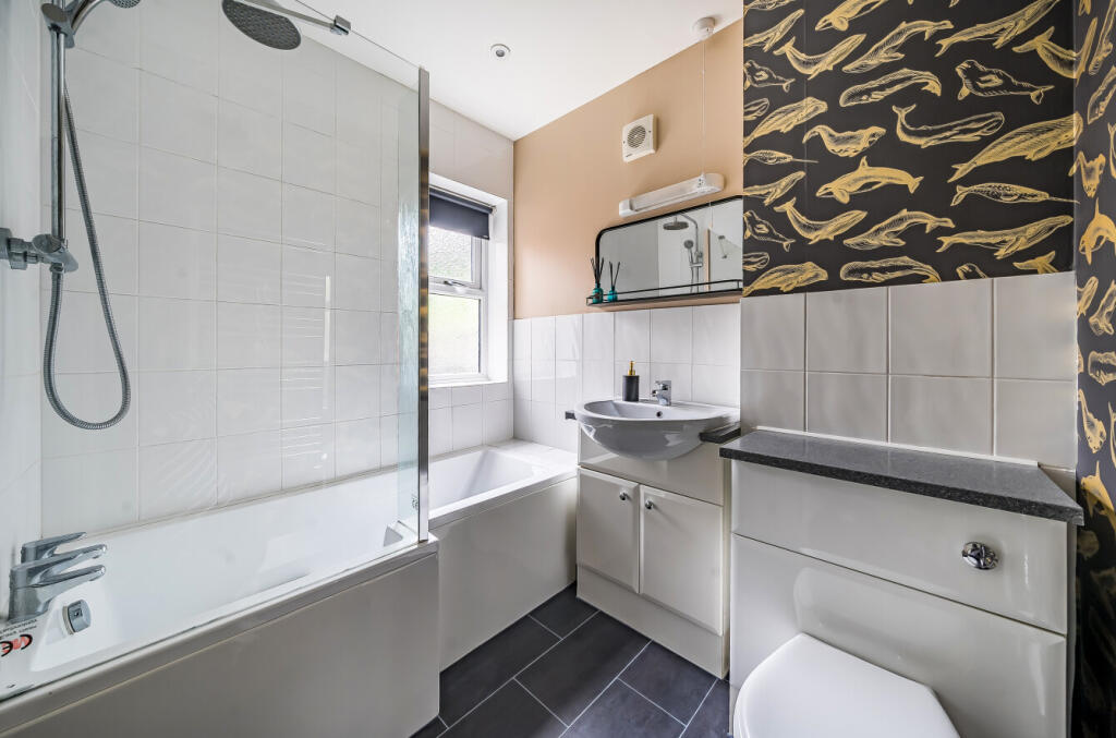 1370555-8-68f23d5...