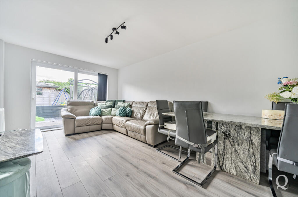 9c02325b-0776-498...