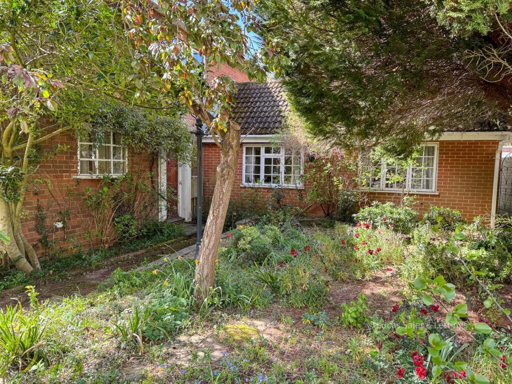 55 Hall Close Kettering-24.jpg
