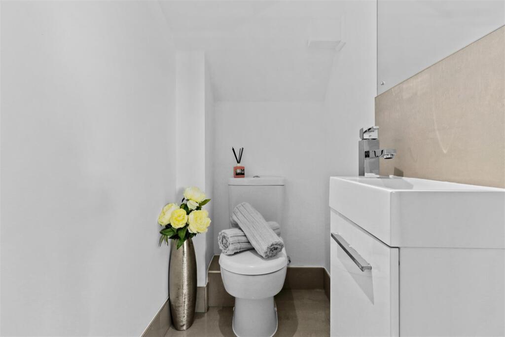 Cloakroom/WC