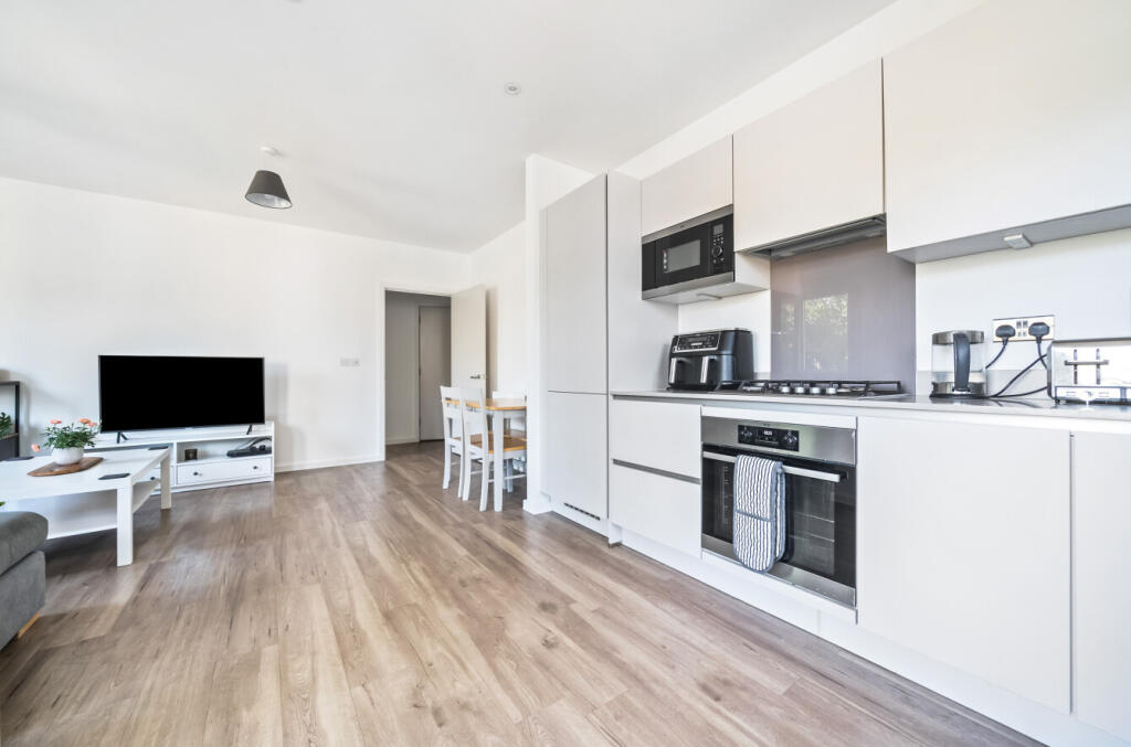 1335390-6-689b2f7...