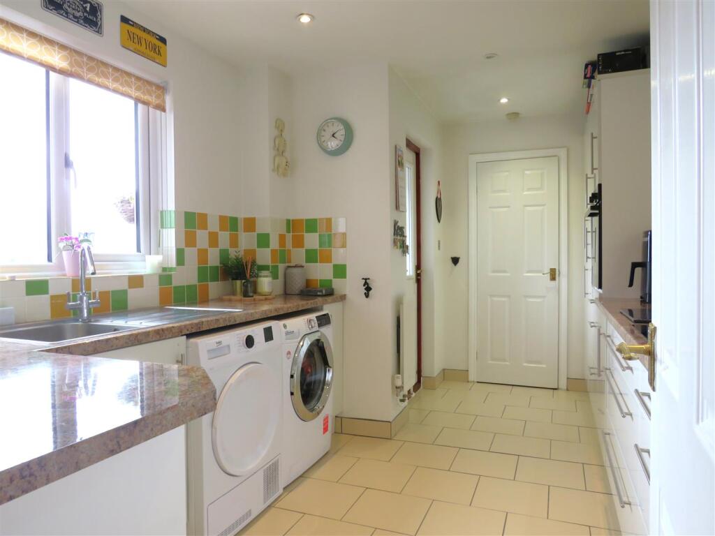 Fitted Kitchen.JPG