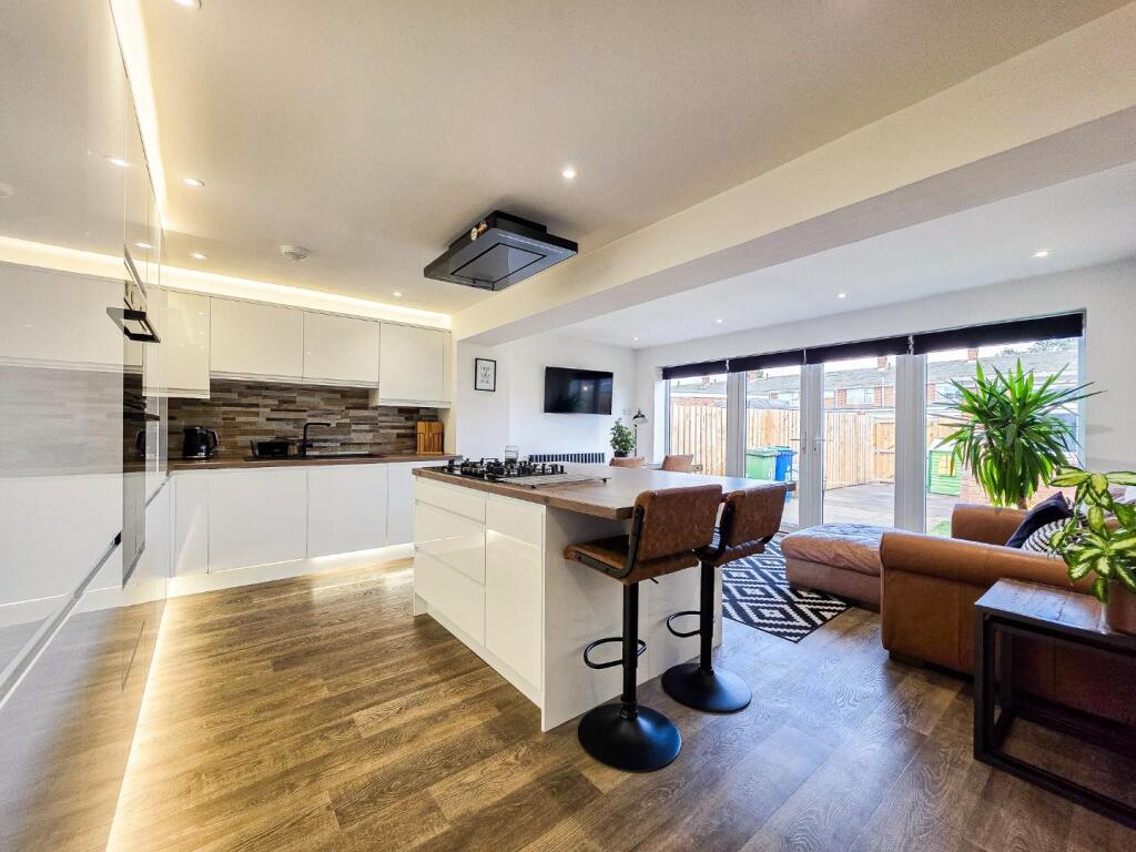 Kitchen - family room.jpg