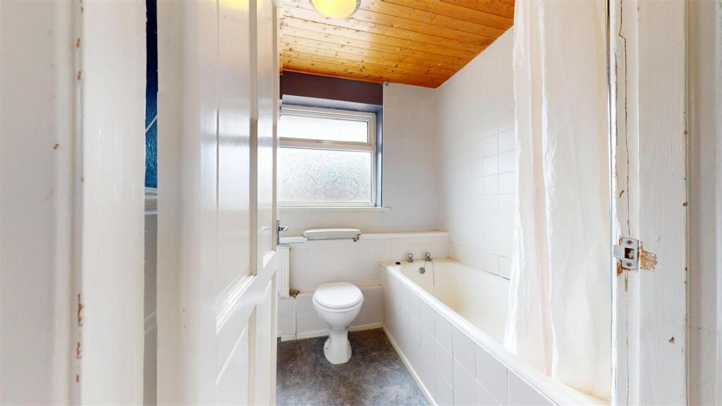 Grange Valley Bathroom