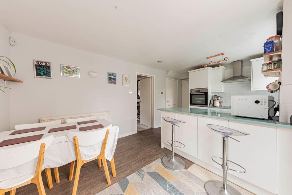 Kitchen/Dining Room (2)