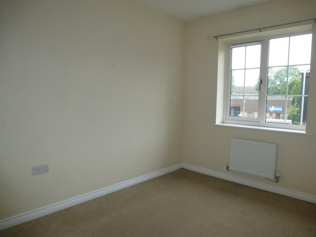 Bedroom 2 - 15 Edmonton Way.JPG