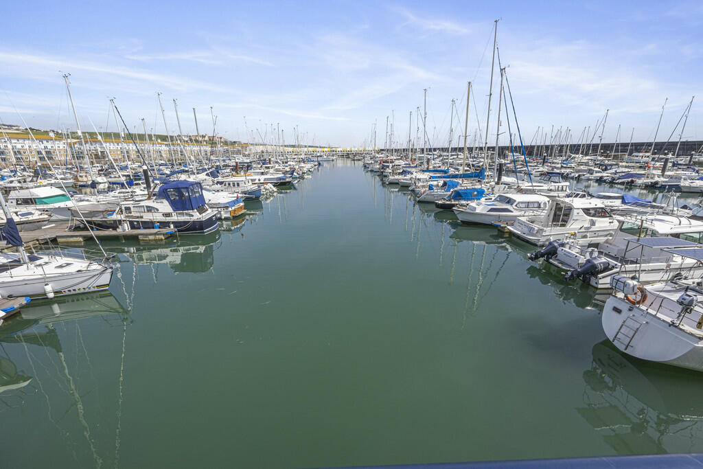 Western Concourse...
