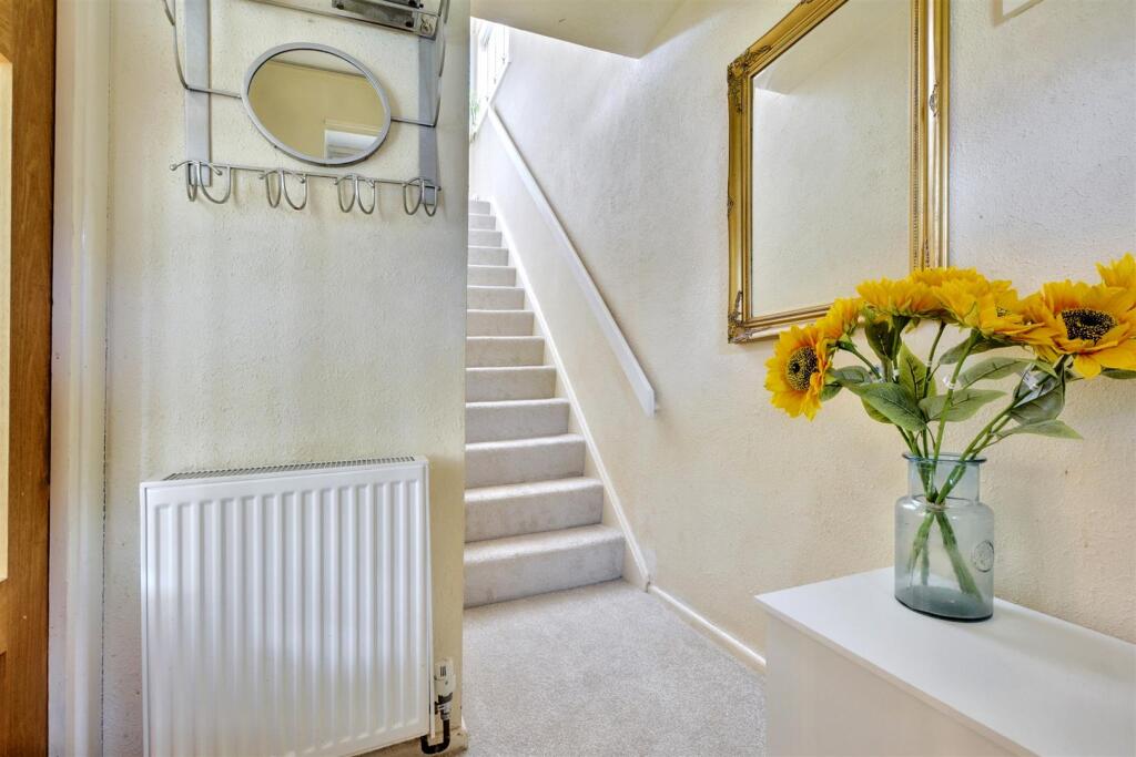 Entrance Hall_2.jpeg