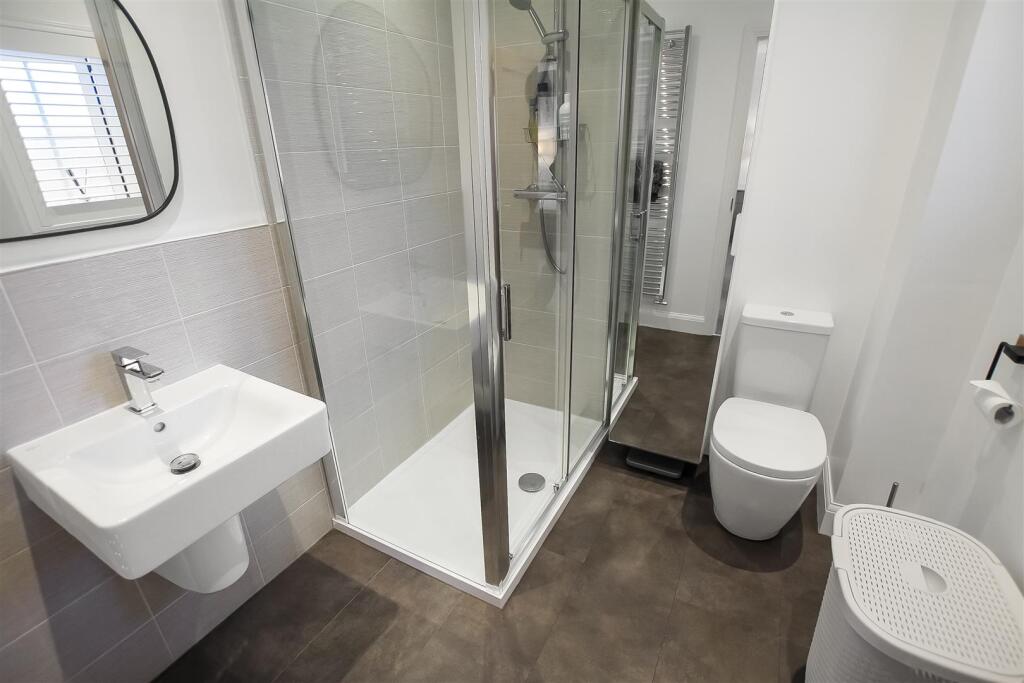 En-Suite Shower Room/WC