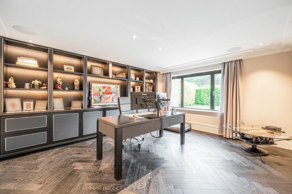 Entertainment &amp; Lifestyle Area