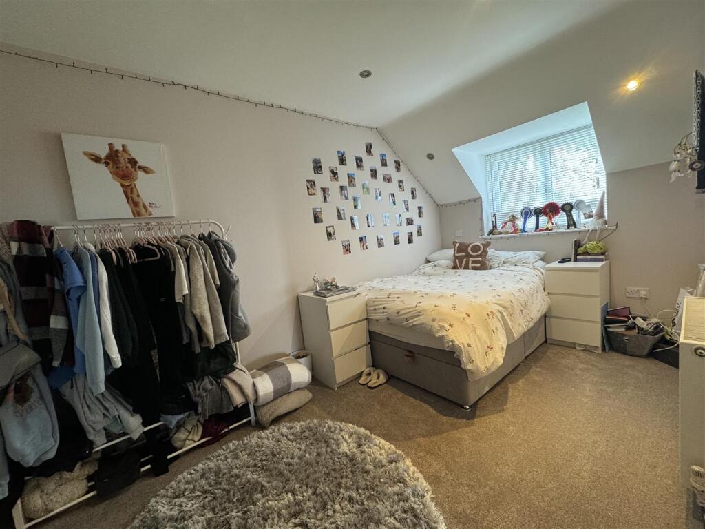 PRINCIPAL BEDROOM 2