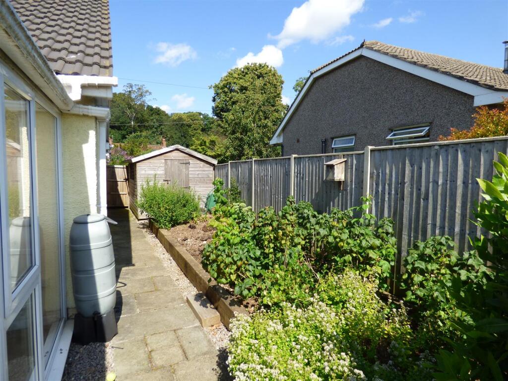 Side Garden.JPG