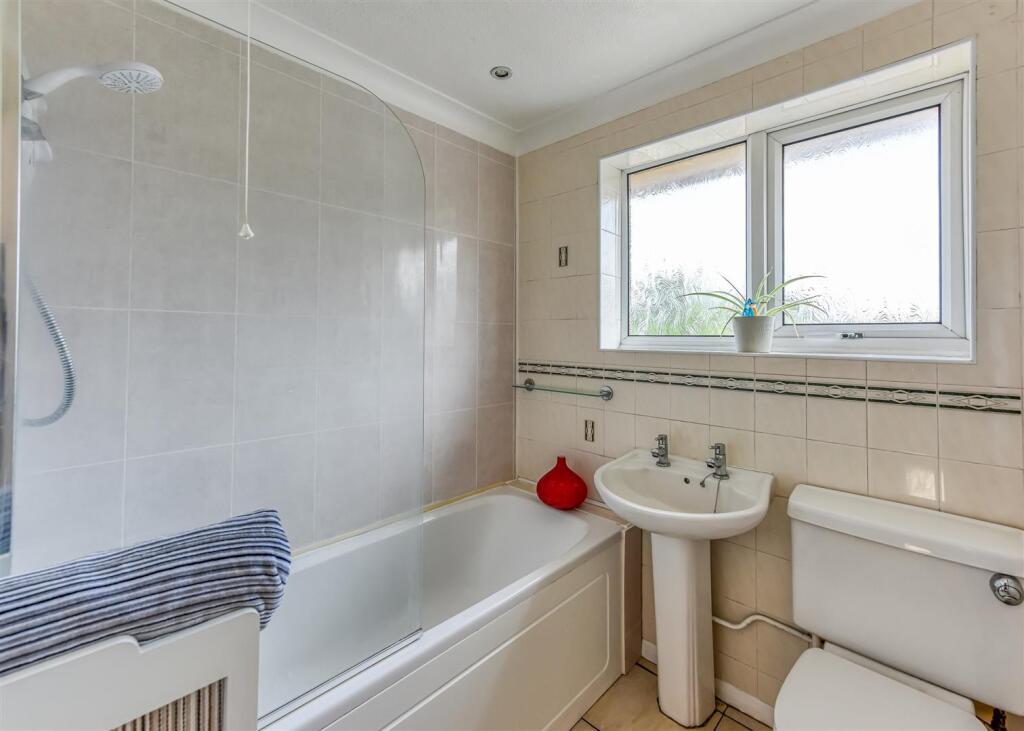 20 Wombourne Road-Bathroom.jpg