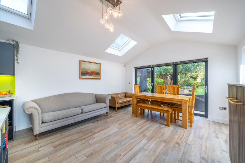 Living/Dining Area