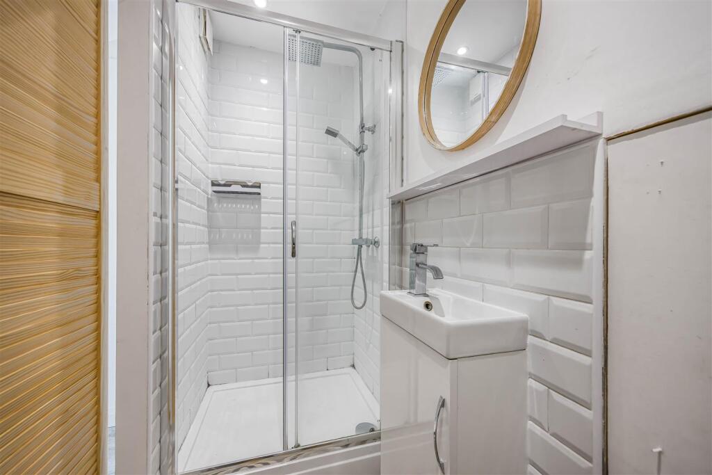 100 Fathoms Reach, Hayling Island-Small-PorticoMar