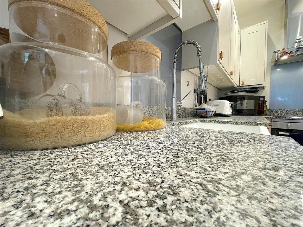 Kitchen (4).jpeg